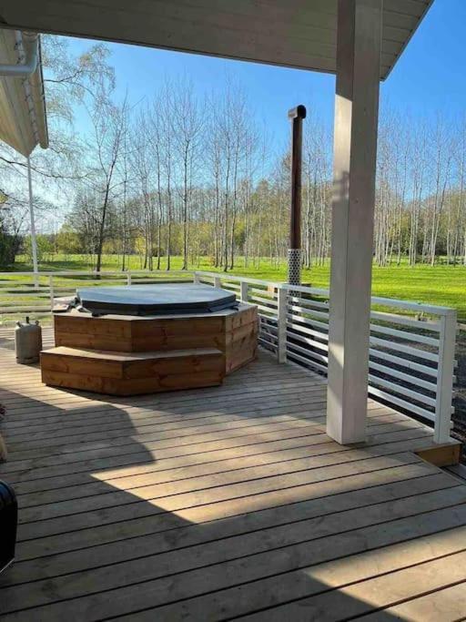 Modern Villa With Sauna & Hot Tub Hiiumaa Eksteriør billede