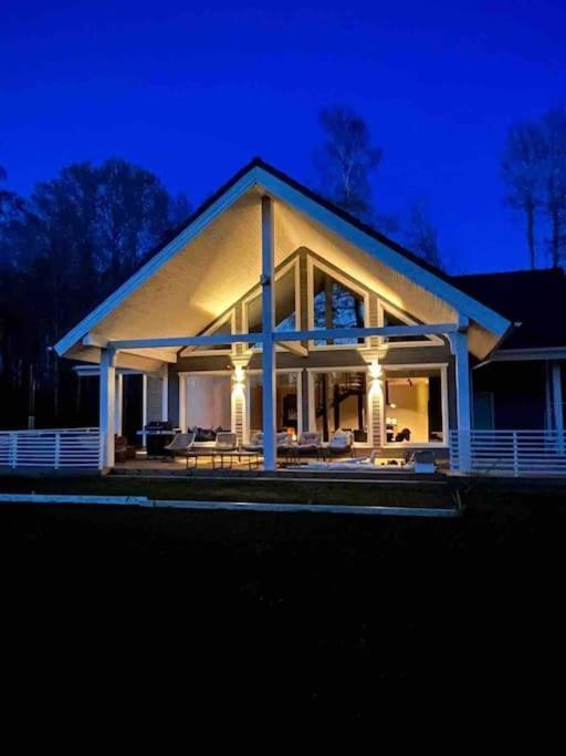 Modern Villa With Sauna & Hot Tub Hiiumaa Eksteriør billede
